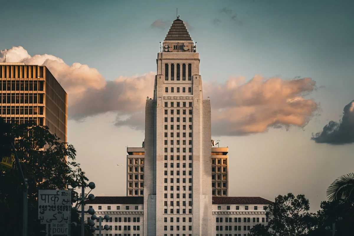 Registered process server Los Angeles serving legal documents with proof of service